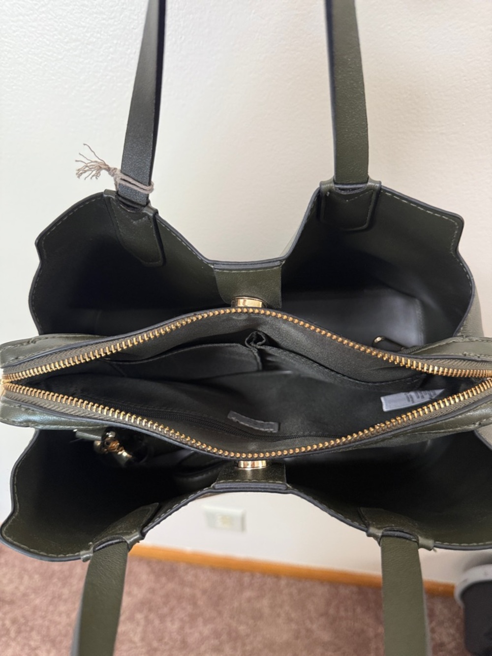 Classic Structured Bag in Olive Green - Picture 4 of 10